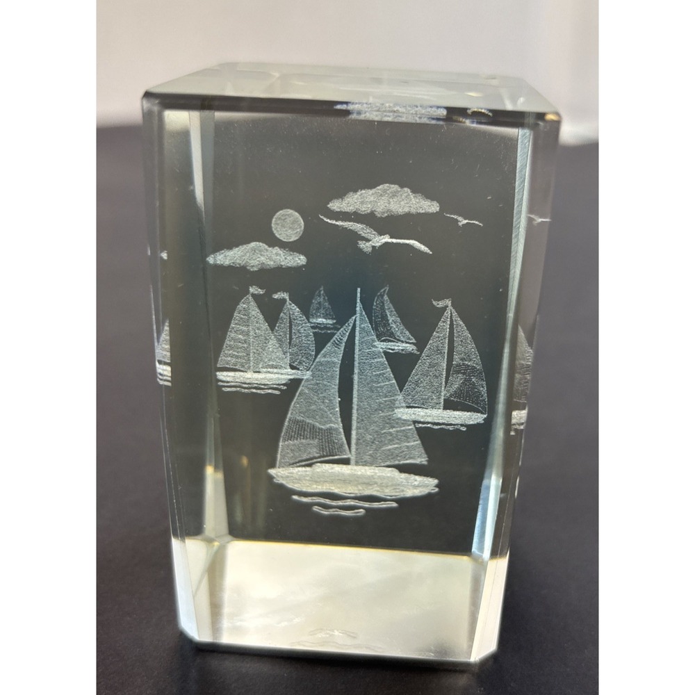 Paperweight 3-D Laser Etched Clear Glass‎ Sailboats Nautical Seagulls 1 Lb